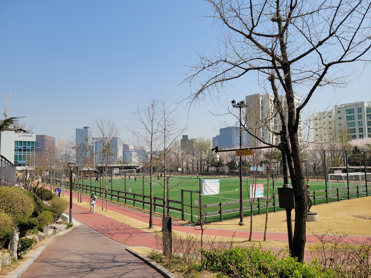 他在关键时 他在关键时